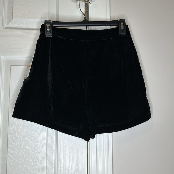Blacker velvet GB shorts - Picture 3 of 4